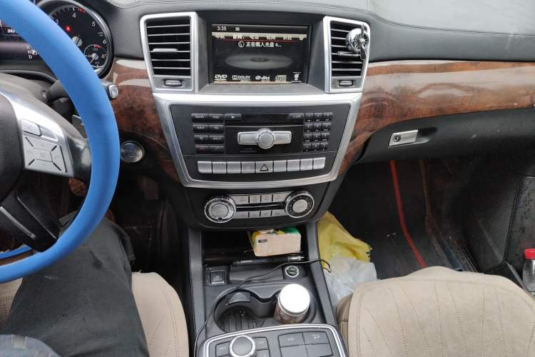 Used Mercedes-Benz GL-Class 2014 GL 350 CDI 4MATIC Audio And AC Panel