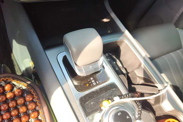 Used BAIC Off-Road BJ40 2024 2.0T All-New Urban Hunter Edition Chivalrous Style Gear Lever