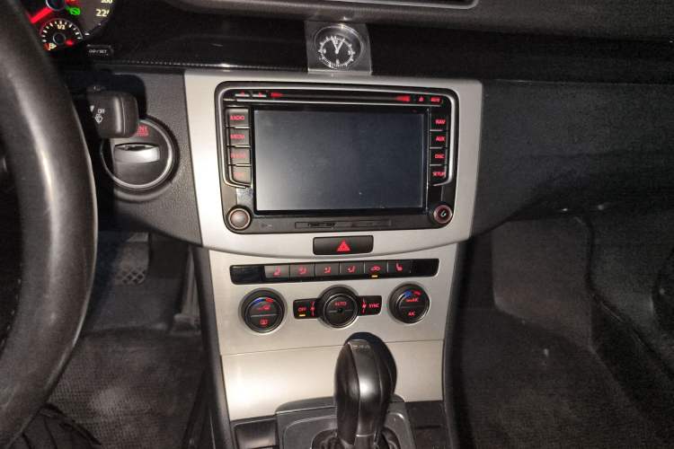 Used Volkswagen Magotan 2013 1.8TSI Luxury Model Audio And AC Panel