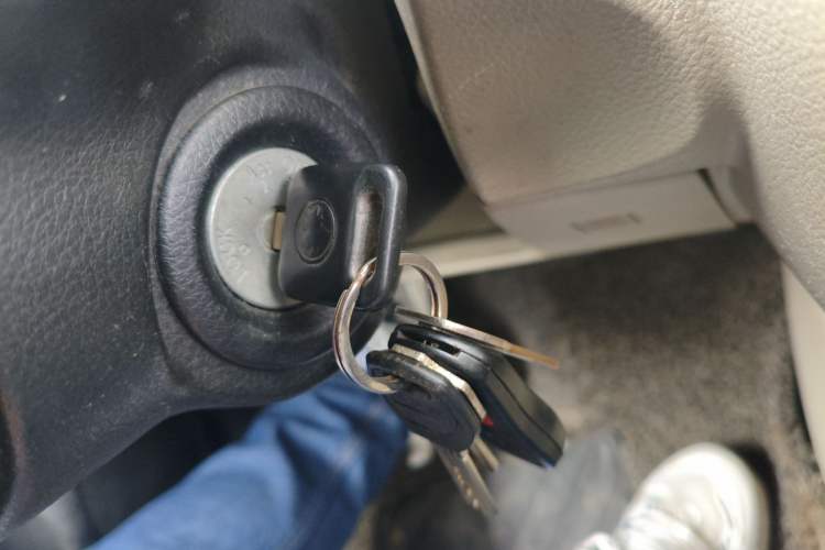 Used Venucia R50 2013 1.6L Automatic Fashion Edition