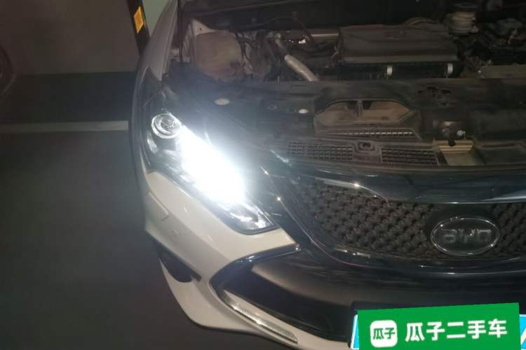 Used BYD Tang New Energy 2015 2.0T Four-Wheel-Drive Flagship Model Right Front Headlight