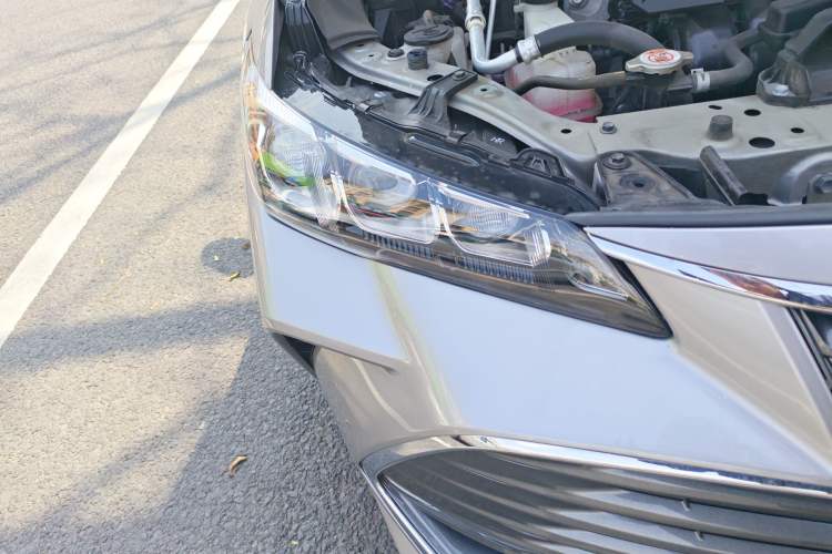 Used Toyota Avalon 2019 Dual-Engine 2.5L Luxury Edition China V Standard
