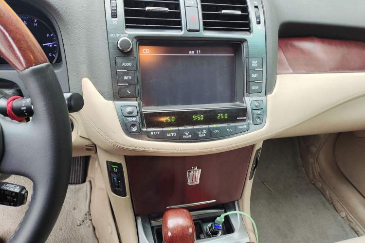 Used Toyota Crown 2012 3.0L Royal Saloon