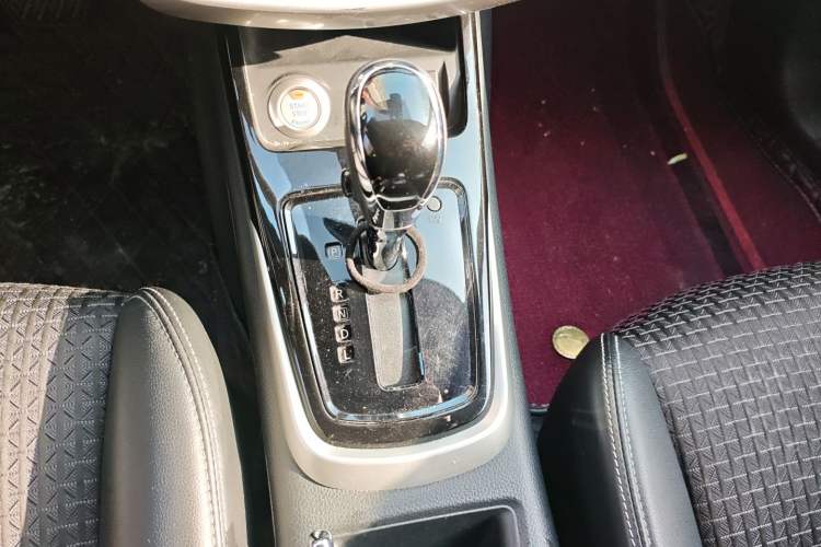 Used Nissan Tiida 2019 1.6L CVT Smart Drive Version China VI Standard
