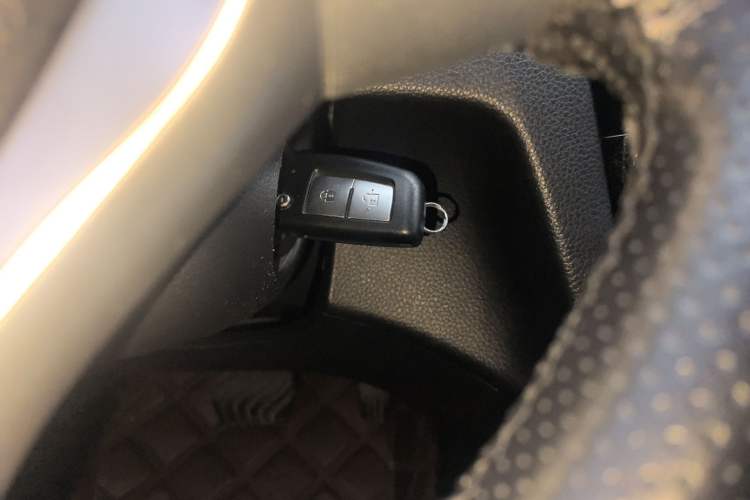 Used Nissan Qashqai 2016 2.0L CVT Elite Edition Vehicle Key