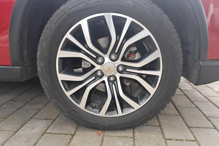 Used Mitsubishi Outlander 2018 2.0L Two-Wheel-Drive Jiale Edition 7-Seater
