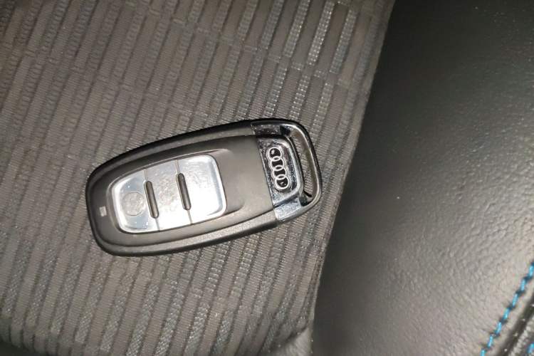 Used Audi A3 2020 Sportback 35 TFSI Fashion Edition China VI Emission Standard Vehicle Key