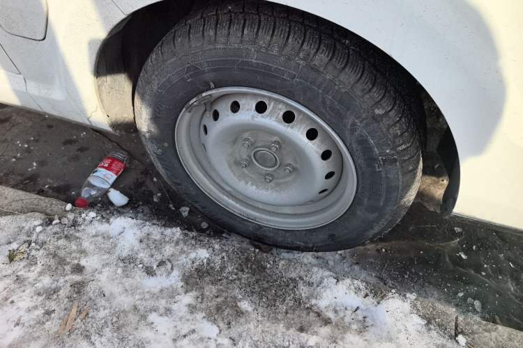 Used SRM New Energy E3L 2025 Ningde 41.86kWh 305KM Practical Van Right Front Wheel Hub