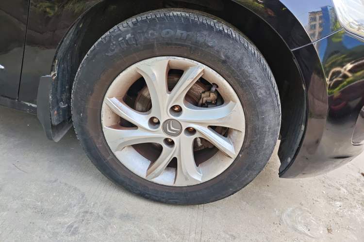 Used Citroen Elysee 2014 1.6L Manual Comfort Model Right Front Wheel Hub