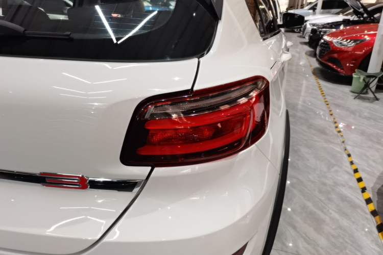 Used Qoros 3 2016 Urban SUV 1.6T Automatic Zhiyue Model