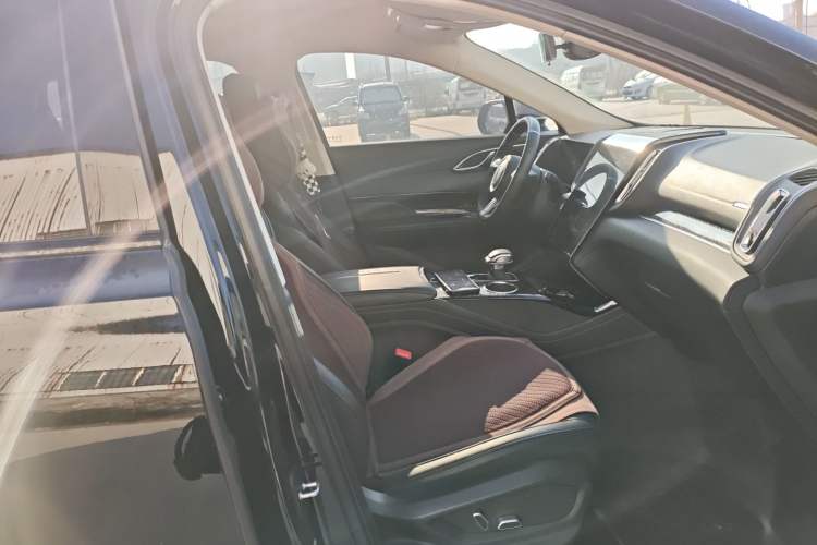 Used Hongqi HS3 2023 1.5T Two-Wheel Drive Shanwei Edition
