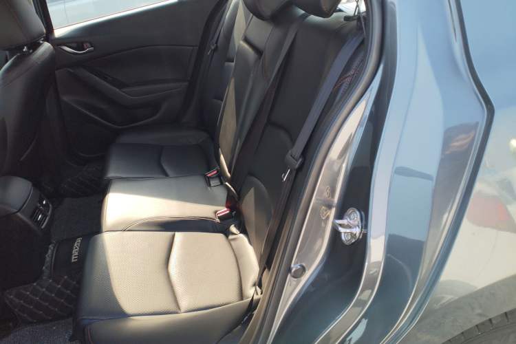 Used Mazda Mazda 3 Axela 2019 Cloud-Controlled Sedan 1.5L Automatic Luxury Model China VI Standard