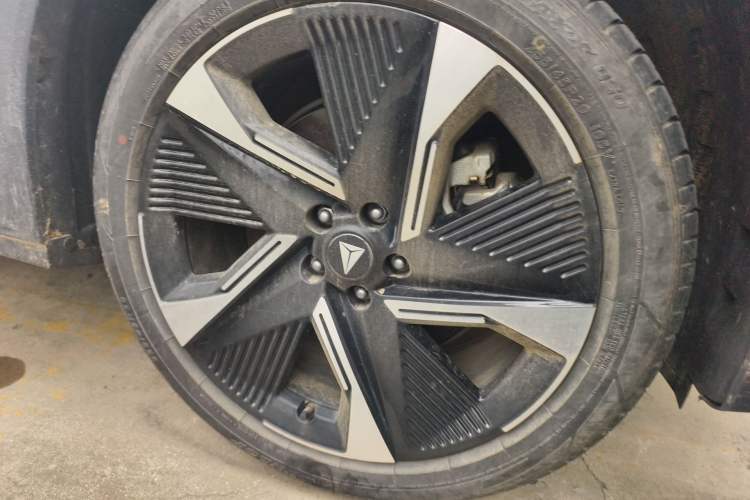 Used Deepal S07 2023 121Max Range-Extended Version Right Front Wheel Hub