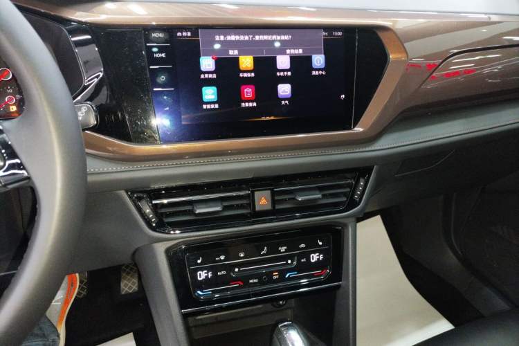 Used Volkswagen Tharu 2021 280TSI Two-Wheel-Drive Luxury Edition Audio And AC Panel