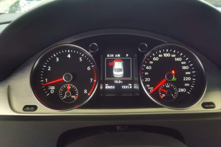 Used Volkswagen FAW-Volkswagen CC 2016 1.8TSI Luxury Model Instrument Cluster