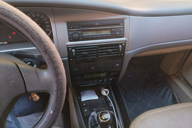 Used Volkswagen Santana Vista 2008 1.8L Manual Comfort Edition