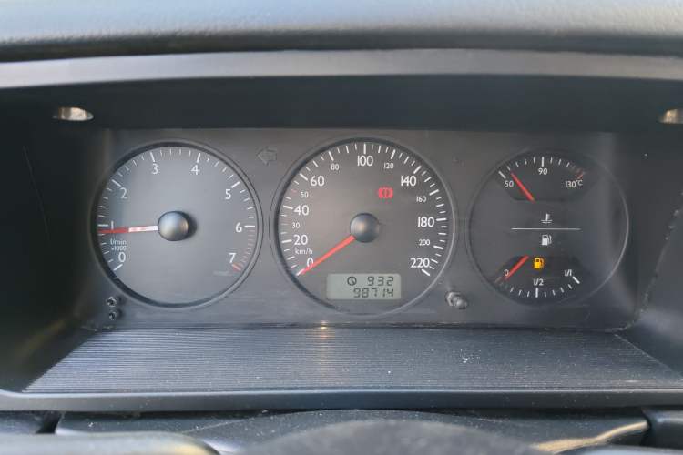 Used Volkswagen Jetta 2005 CIF Comfort Model Instrument Cluster