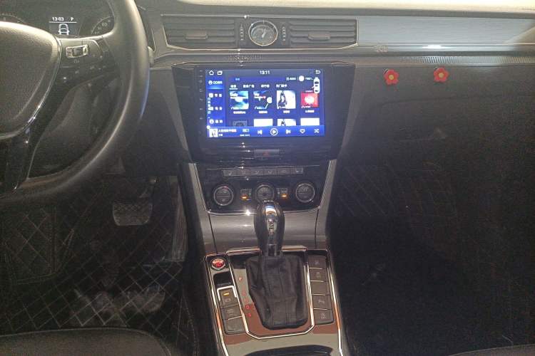 Used Volkswagen Passat 2017 330TSI DSG Luxury Edition Audio And AC Panel