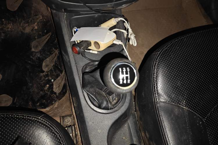 Used FAW Weizhi V5 2013 1.5L Manual Elite Model China IV Standard
