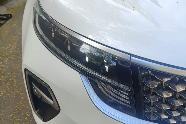 Used Kia KX5 2019 1.6T Automatic Two-Wheel Drive Luxury Edition Right Front Headlight