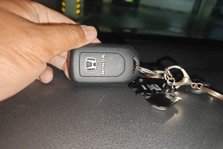 Used Honda CR-V 2015 2.4L two-wheel drive luxury version Vehicle Key