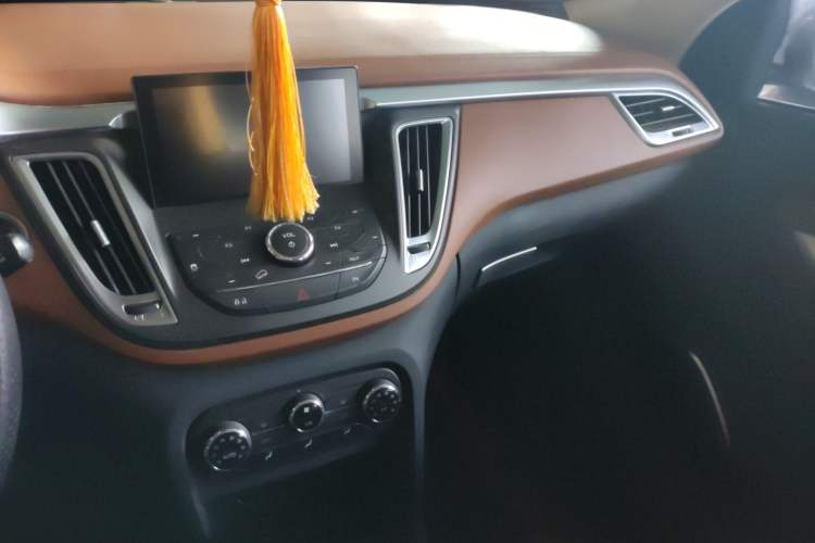 Used Soueast DX7 2016 1.5T Manual Triumph Edition
