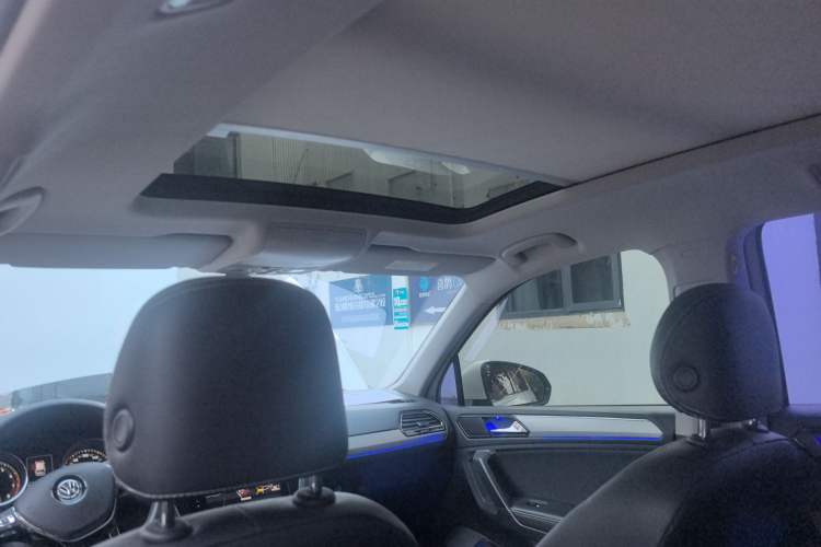 Used Volkswagen Tiguan L 2020 330TSI Automatic Two-Wheel Drive Smart Luxury Edition China VI Standard
