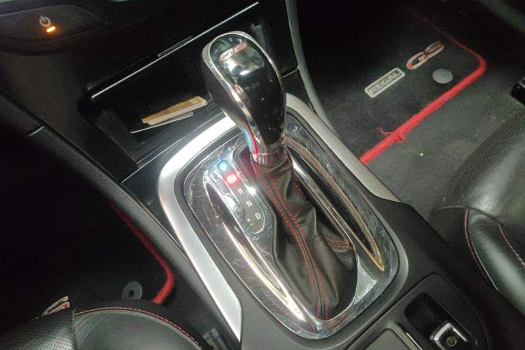 Used Buick Regal 2014 GS 2.0T Passionate Sport Edition Gear Lever