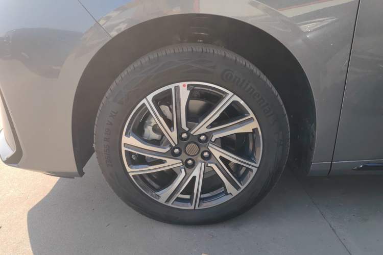 Used SAIC MAXUS Dajia 9 2024 Super Hybrid Ultra-Long Range Forest Edition 7-Seater