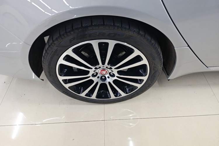 Used Jaguar XFL 2024 2.0T P250 Two-Wheel Drive Prestige Luxury Edition
