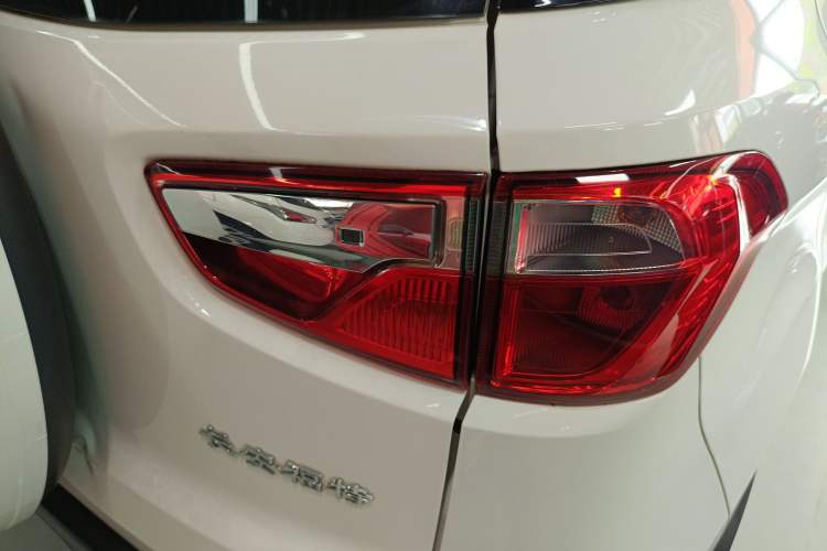 Used Ford EcoSport 2013 1.5L Automatic Fashion Model Exterior 3