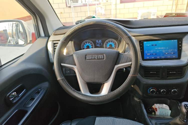 Used Jinbei Gold Hiace 2024 2.0L Travel Lion 5/6/7-Seater Central Air Conditioning