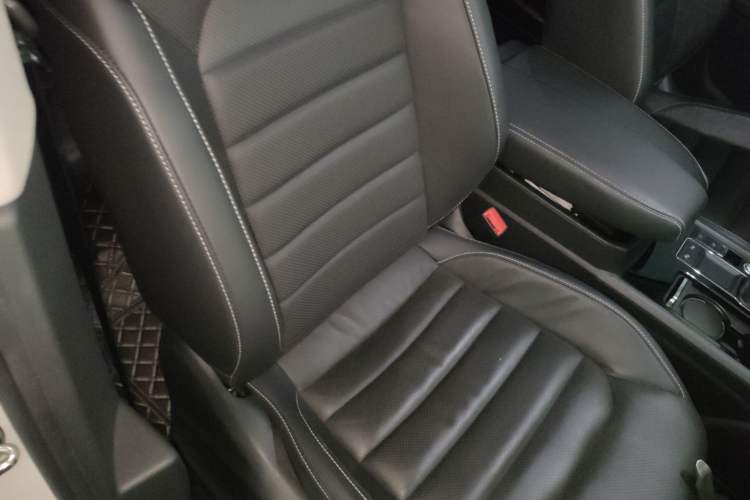 Used Volkswagen Teramont 2020 330TSI Two-Wheel-Drive Luxury Edition China VI Standard Right Front Seat