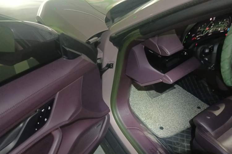 Used Porsche Taycan 2022-Year Updated Taycan