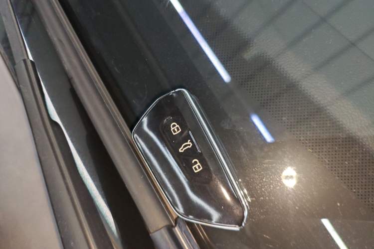 Used Volkswagen Lamando 2023 Lavida L 280TSI DSG Cool & Spicy Edition
