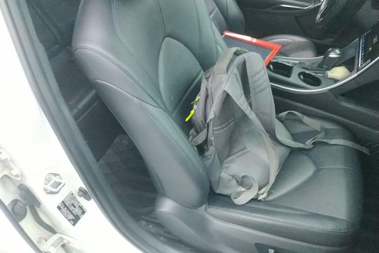 Used Toyota Avalon 2019 Dual-Engine 2.5L Luxury Edition China VI Standard