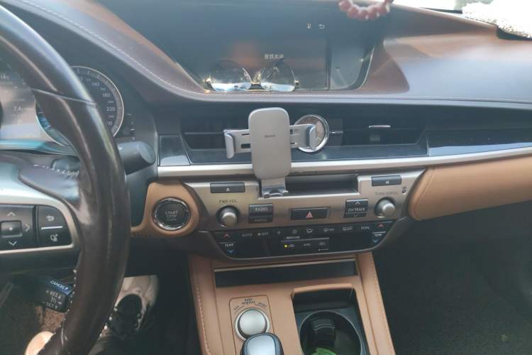 Used Lexus ES 2015 200 Elite Edition
