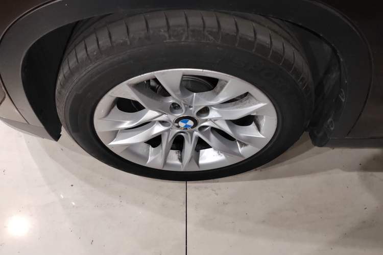 Used BMW X1 2015 sDrive18i Fashion Upgrade Edition Exterior 4