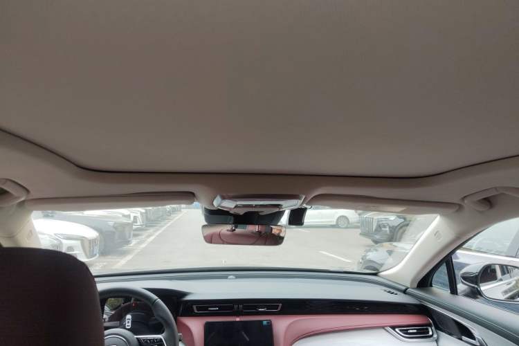 Used Hongqi H5 2025 2.0T Automatic Flag Edition – 500 000 Units Commemorative Version
