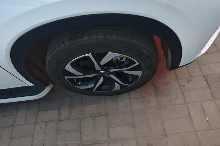 Used GAC Trumpchi GS5 2019 270T Automatic Luxury Edition Right Front Wheel Hub