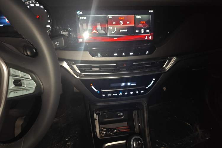 Used CHANGAN CS35PLUS 2021 Honor Million Edition 1.6L Manual Luxury Model
