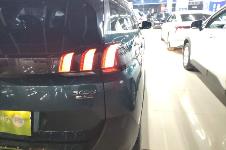 Used Peugeot 5008 2017 380THP 7-Seater Elite Edition Right Rear Taillight