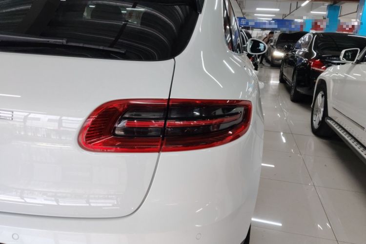 Used Porsche Macan 2017 Macan 2.0T Exterior 3