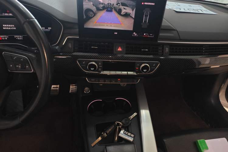 Used Audi A4L 2022 40 TFSI Luxury Dynamic Model Audio And AC Panel