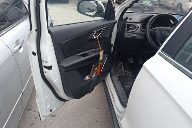 Used FAW Senya R7 2016 1.6L Manual Luxury Model
