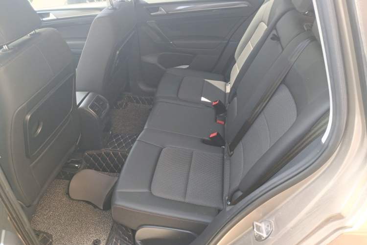 Used Volkswagen Golf Sportsvan 2018 230TSI Automatic Trend Edition Left Rear Seat