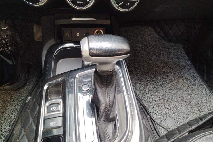 Used GAC Trumpchi GA6 2016 235T DCT Luxury Edition
