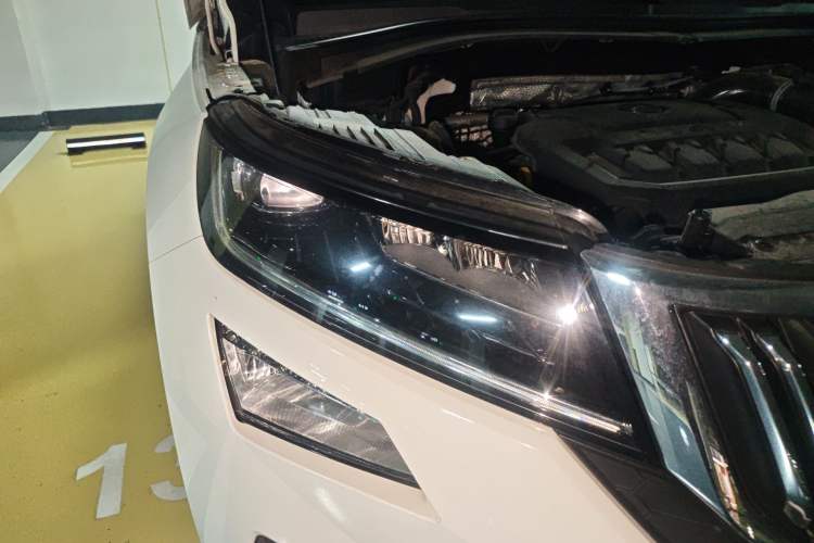 Used Skoda Kodiaq GT 2019 TSI330 Two-Wheel-Drive Luxury Edition China V Standard Right Front Headlight