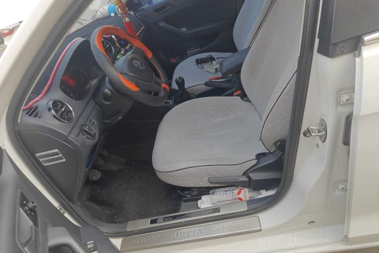 Used Volkswagen Jetta 2017 1.5L Manual Fashion Edition
