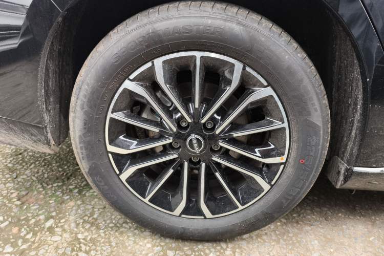 Used Nissan N7 2025 510 Air Right Rear Wheel Hub